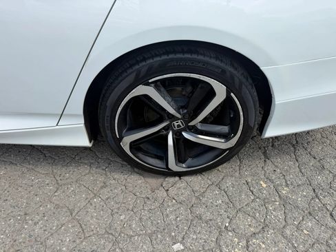 Used 2019 Honda Accord Sport image 9