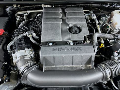 Used 2025 Nissan Frontier SV image 31