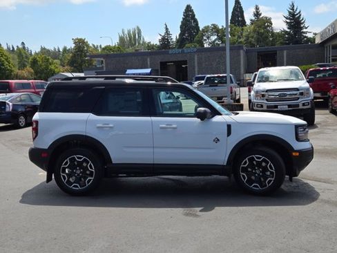 New 2025 Ford Bronco Sport Outer Banks w/ Outer Banks Tech Package+ AWD/4WD image 4
