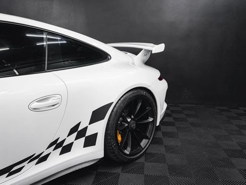 Used 2015 Porsche 911 GT3 RWD image 7