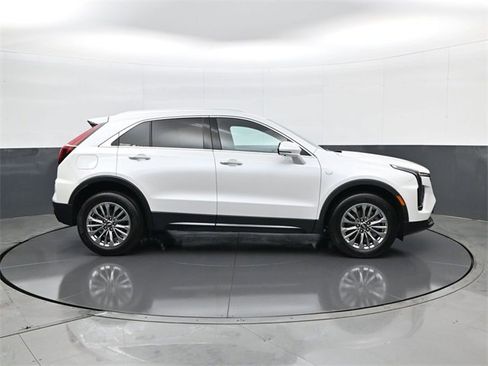Used 2025 Cadillac XT4 Premium Luxury w/ Technology Package image 4