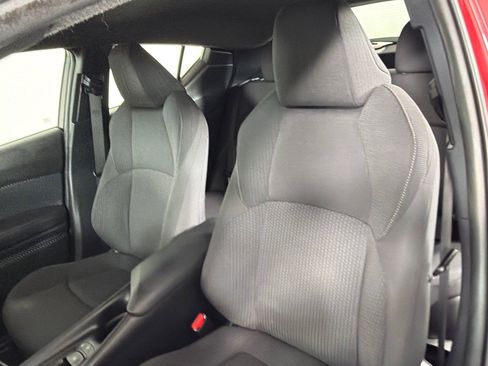 Used 2018 Toyota C-HR XLE image 11