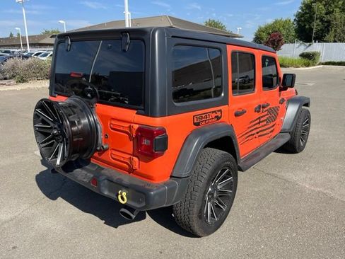 Used 2018 Jeep Wrangler Unlimited Sport S AWD/4WD image 4