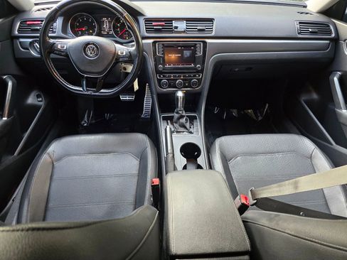 Used 2018 Volkswagen Passat 2.0T R-Line image 16