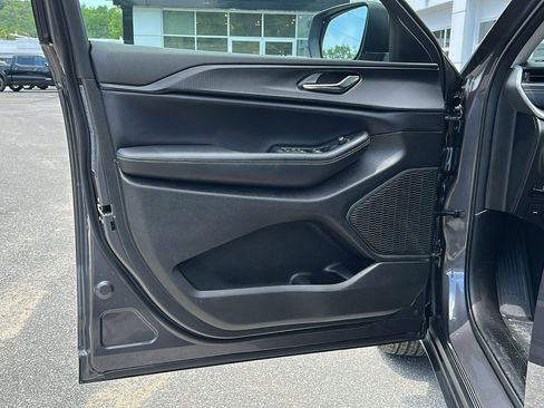 Used 2024 Jeep Grand Cherokee L Laredo w/ Trailer Tow Package image 12