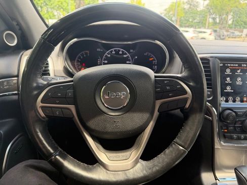 Used 2018 Jeep Grand Cherokee Overland AWD/4WD image 20