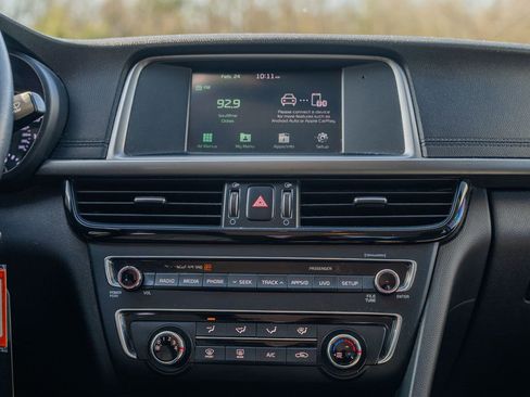 Used 2018 Kia Optima LX image 30