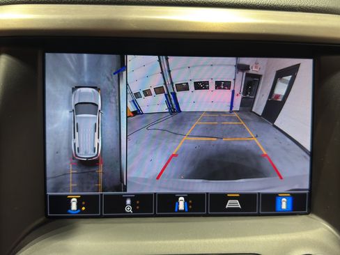 Used 2022 GMC Acadia Denali w/ GMC Pro Grade Package image 28