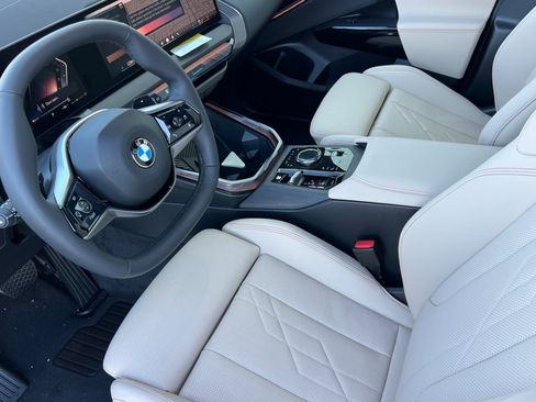 Used 2026 BMW X3 xDrive30i w/ Premium Package AWD/4WD image 4