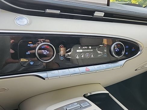 Used 2024 Genesis Electrified GV70 w/ Prestige Package AWD/4WD image 22