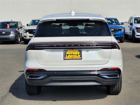 New 2026 Lincoln Nautilus Premier image 5