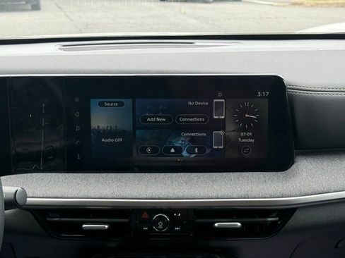 New 2025 Nissan Kicks SV image 23