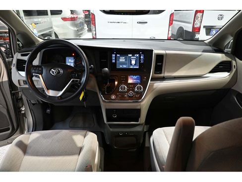 Used 2015 Toyota Sienna LE FWD image 24