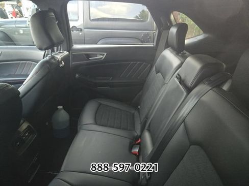 Used 2021 Ford Edge ST-Line FWD image 3