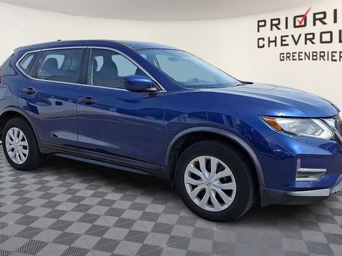 Used 2017 Nissan Rogue S AWD/4WD image 2