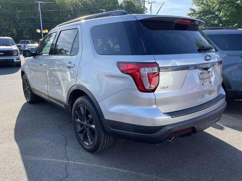 Used 2019 Ford Explorer XLT w/ Equipment Group 202A image 4