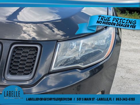 Used 2021 Jeep Compass Latitude FWD image 10
