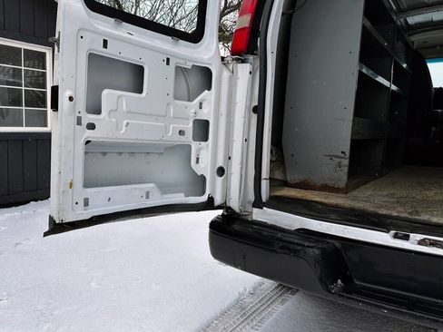 Used 2014 Chevrolet Express 2500 image 11