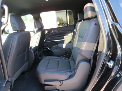 New 2026 Chevrolet Traverse Z71 w/ Enhanced Driving Package AWD/4WD image 14