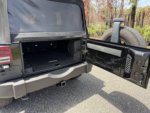 Used 2012 Jeep Wrangler Unlimited Sport w/ Connectivity Group AWD/4WD image 18