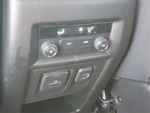 Certified 2023 Chevrolet Traverse RS image 7