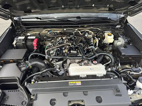 Used 2025 Toyota Tacoma TRD Off-Road image 16