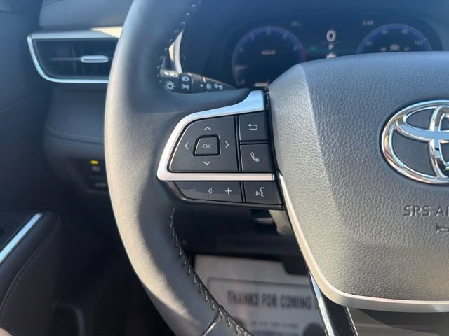 Used 2024 Toyota Highlander Platinum AWD/4WD image 39