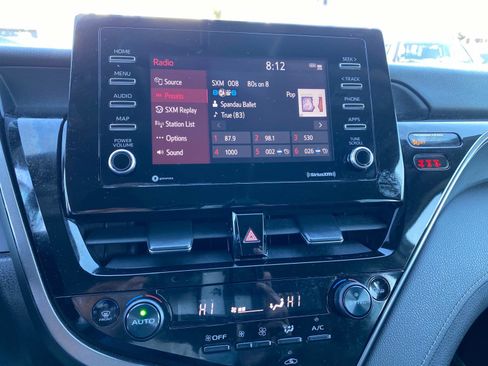 Used 2023 Toyota Camry SE image 11