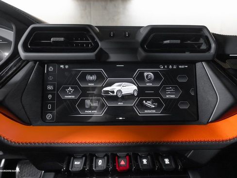 Used 2025 Lamborghini Urus SE image 29