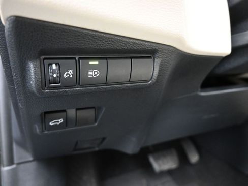 Used 2022 Toyota Corolla Cross XLE w/ Convenience Package image 20