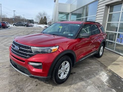 Used 2021 Ford Explorer XLT w/ Equipment Group 202A image 2