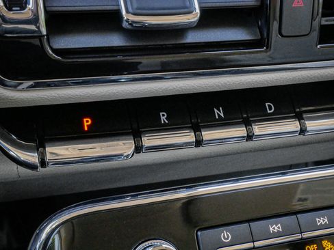 Used 2021 Lincoln Navigator L Reserve image 25