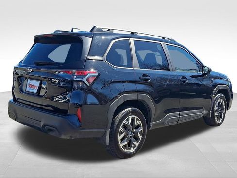 Used 2025 Subaru Forester Premium image 6