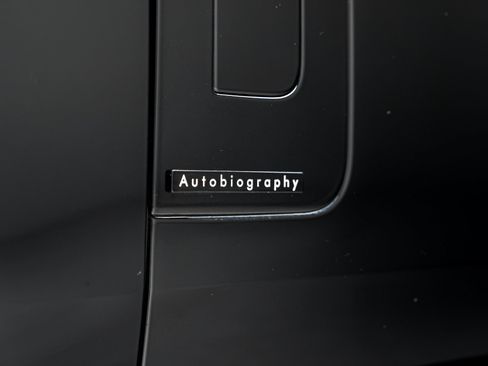 Used 2025 Land Rover Range Rover Long Wheelbase Autobiography AWD/4WD image 24