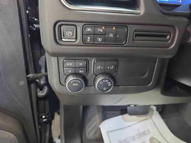 Used 2023 Chevrolet Tahoe LT w/ Luxury Package AWD/4WD image 19