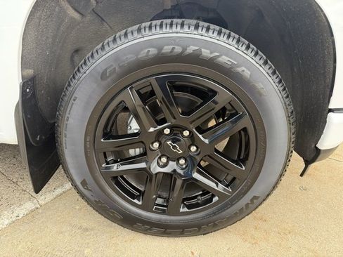 Used 2022 Chevrolet Silverado 1500 Custom w/ Rally Edition image 12