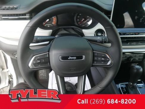 Certified 2025 Jeep Compass Limited AWD/4WD image 29