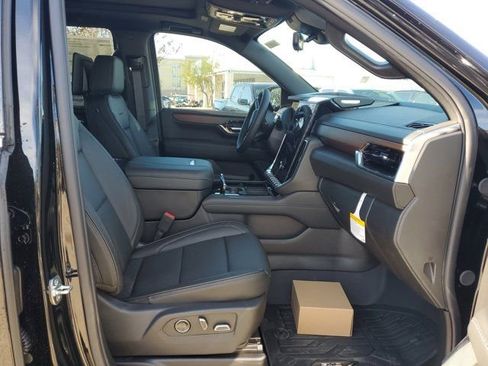 New 2026 GMC Yukon Denali w/ Denali Reserve Package RWD image 11