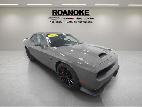 Used 2023 Dodge Challenger SRT Hellcat w/ Driver Convenience Group image 16
