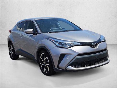 Used 2020 Toyota C-HR XLE FWD image 5