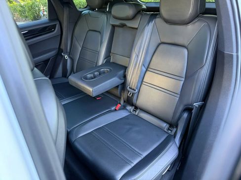 Used 2019 Porsche Cayenne AWD/4WD image 14