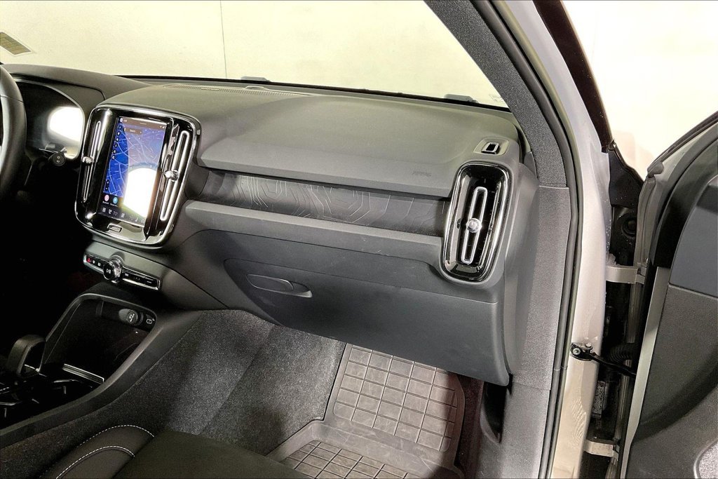 Used 2023 Volvo XC40 Recharge Ultimate w/ Protection Package Premier AWD/4WD image 16