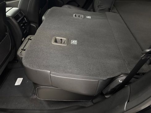 New 2025 Jeep Grand Cherokee Altitude image 7