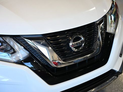 Used 2017 Nissan Rogue S FWD image 9