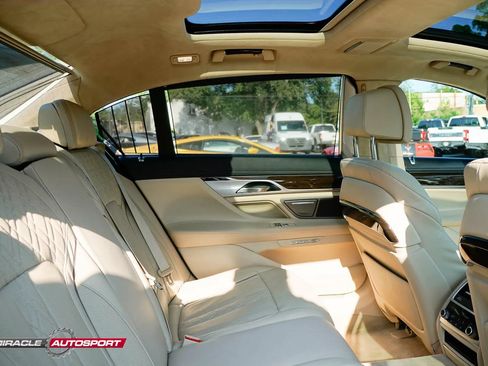 Used 2016 BMW 750i xDrive AWD/4WD image 39