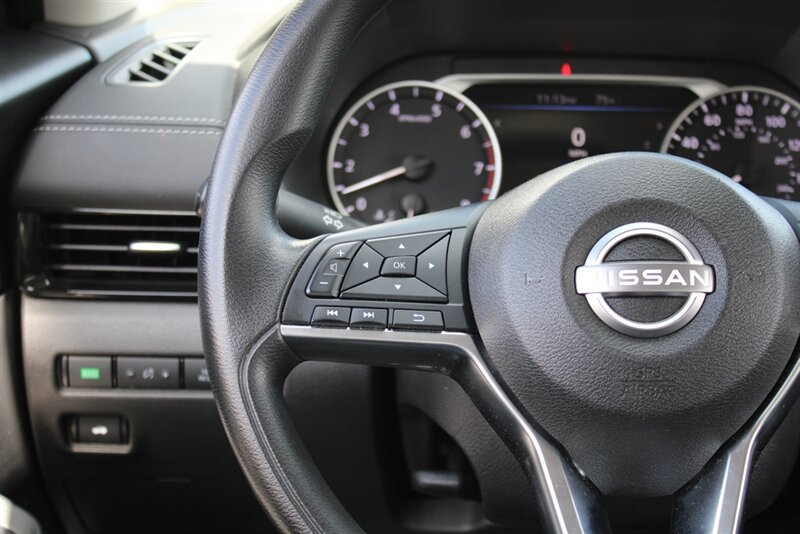 Used 2024 Nissan Sentra SV FWD image 18