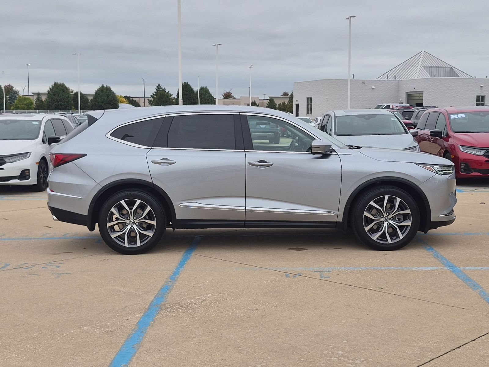 Used 2024 Acura MDX w/ Technology Package AWD/4WD image 5