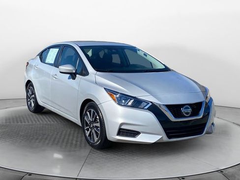 Used 2022 Nissan Versa SV image 7