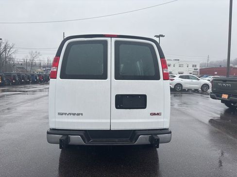 Used 2024 GMC Savana 2500 w/ Driver Convenience Package image 5