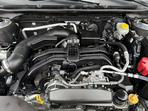 Used 2025 Subaru Outback Premium w/ Popular Package #1A image 13